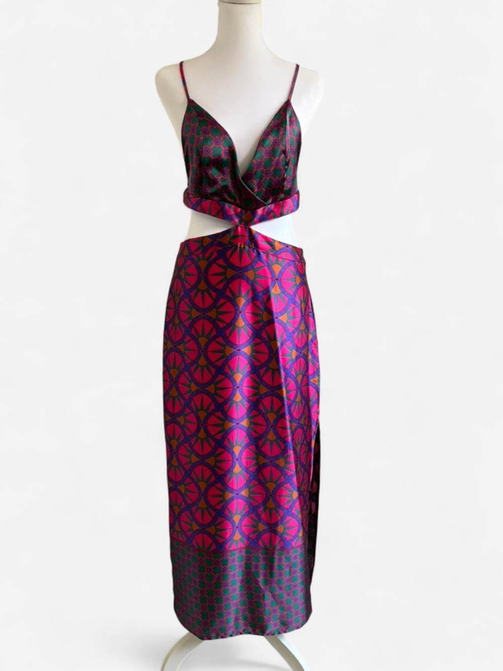 House of Harlow Boho Geometric Print Cutout Maxi Dress in Burgundy and Purple - Picture 2 of 7